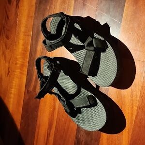 platform Teva sandals black